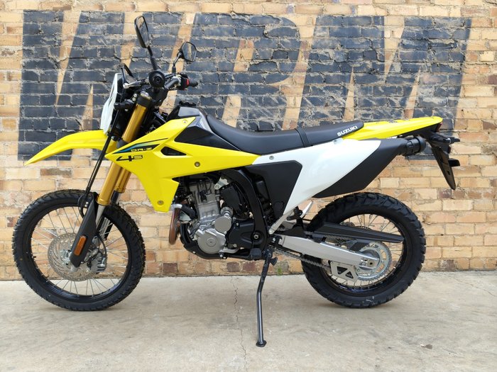 2026 SUZUKI DR-Z4S DUAL PURPOSE YELLOW