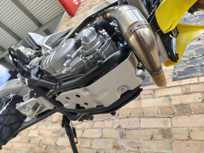 2026 SUZUKI DR-Z4S DUAL PURPOSE YELLOW