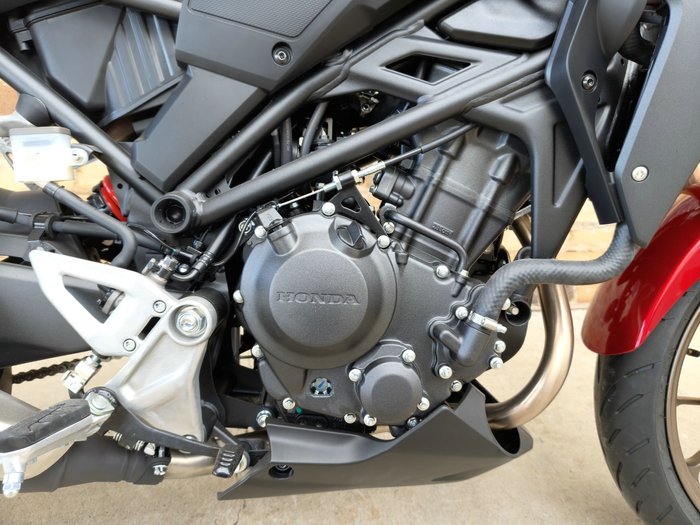2024 HONDA CB300R (CB300RA) ROAD RED