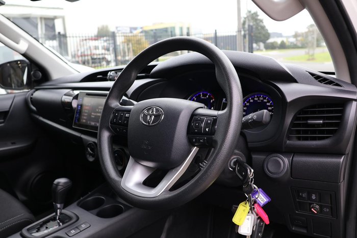 2019 Toyota Hilux 11