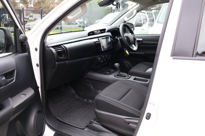 2019 Toyota Hilux SR