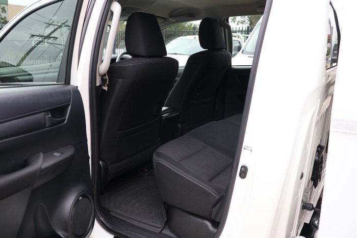 2019 Toyota Hilux SR