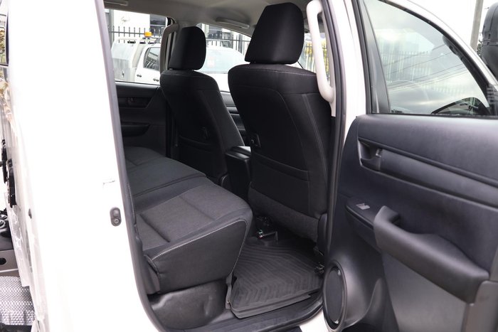 2019 Toyota Hilux SR