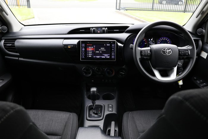 2019 Toyota Hilux SR
