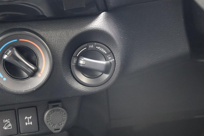 2019 Toyota Hilux SR
