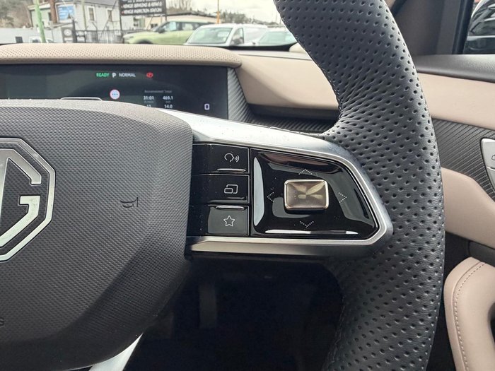 2025 MG MGS5 EV Essence 49