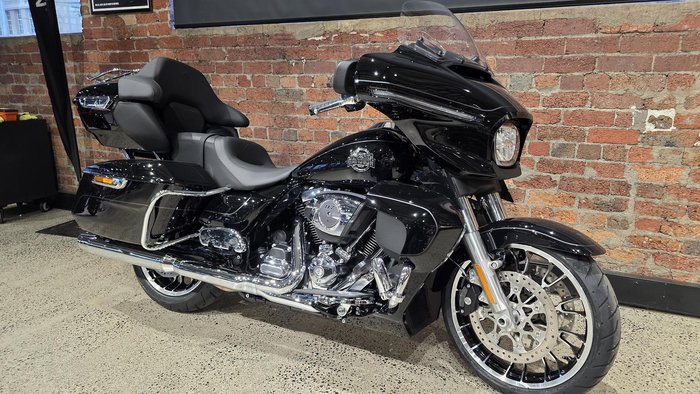 2026 Harley-Davidson Street Glide Limited 117 (FLHXL)