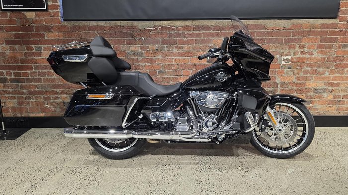 2026 Harley-Davidson Street Glide Limited 117 (FLHXL)
