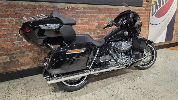 2026 Harley-Davidson Street Glide Limited 117 (FLHXL)