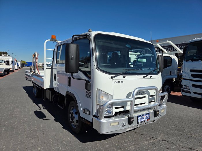 2014 Isuzu Trucks NPR400 4 Ton Crew Cab Tray and Crane