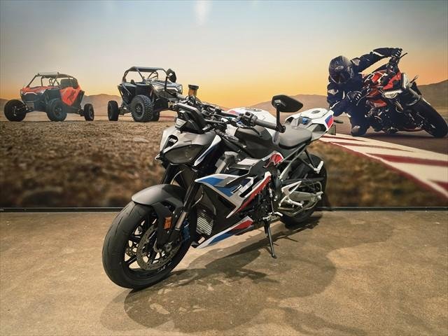 2026 BMW M 1000 R