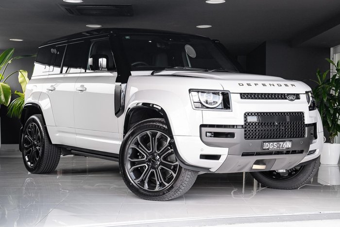 2026 Land Rover Defender 110 P635 OCTA
