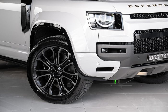 2026 Land Rover Defender 110 P635 OCTA