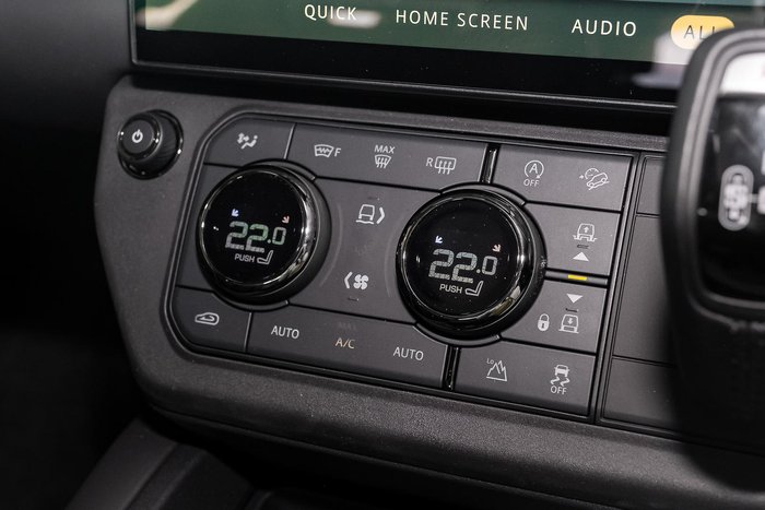 2026 Land Rover Defender 110 P635 OCTA