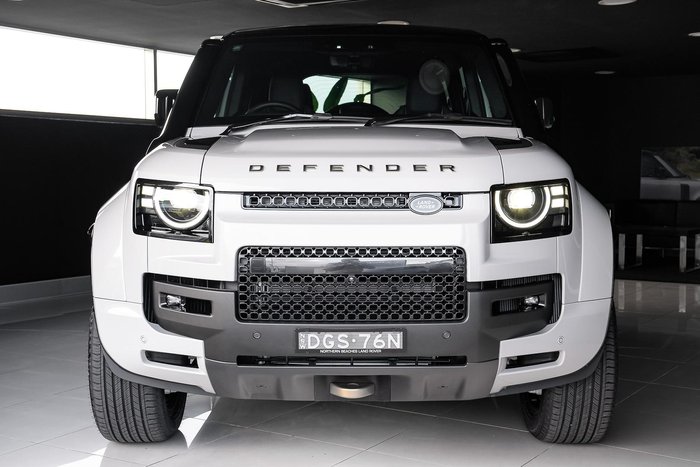 2026 Land Rover Defender 110 P635 OCTA