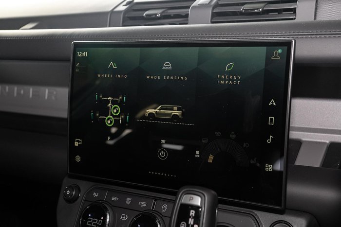 2026 Land Rover Defender 110 P635 OCTA