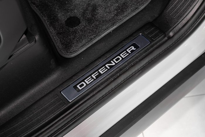 2026 Land Rover Defender 110 P635 OCTA