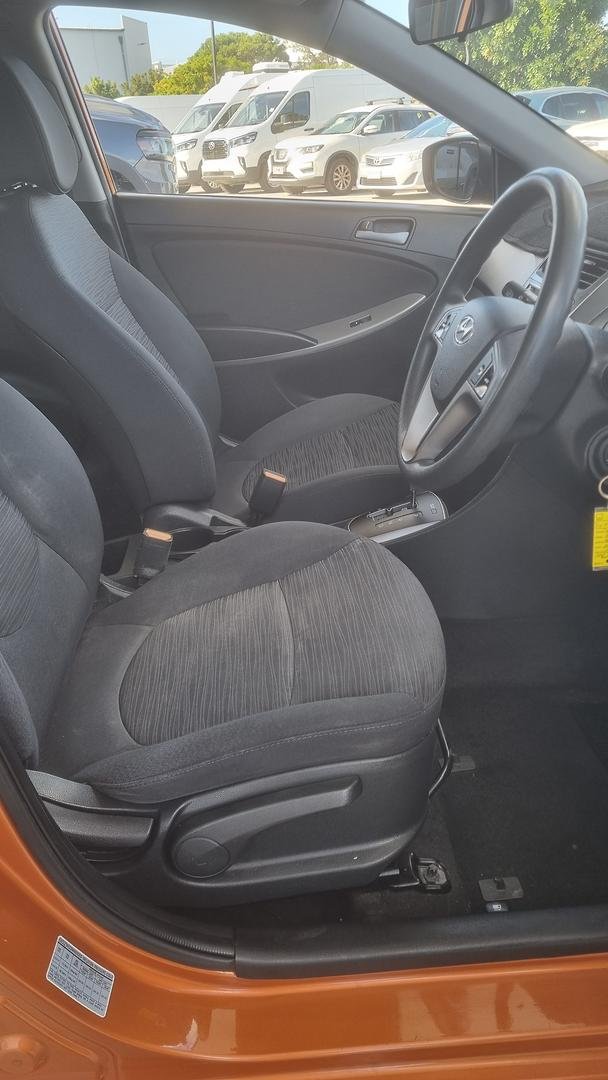 2015 Hyundai Accent Active