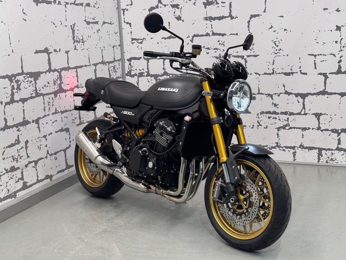 2025 Kawasaki Z900RS SE Z Black