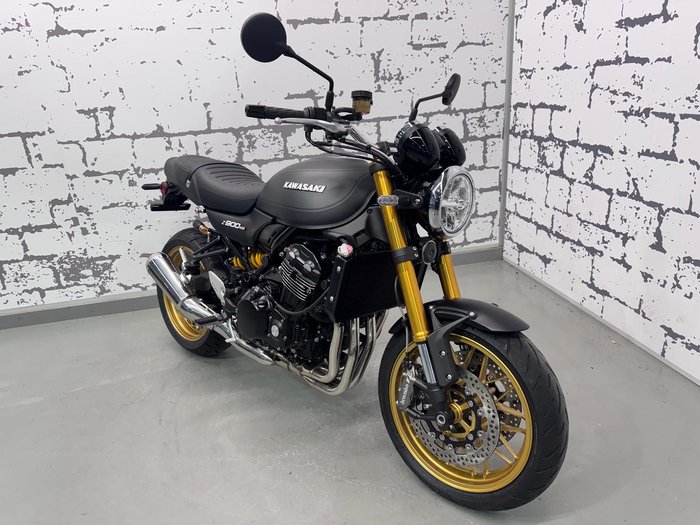 2025 Kawasaki Z900RS SE Z Black