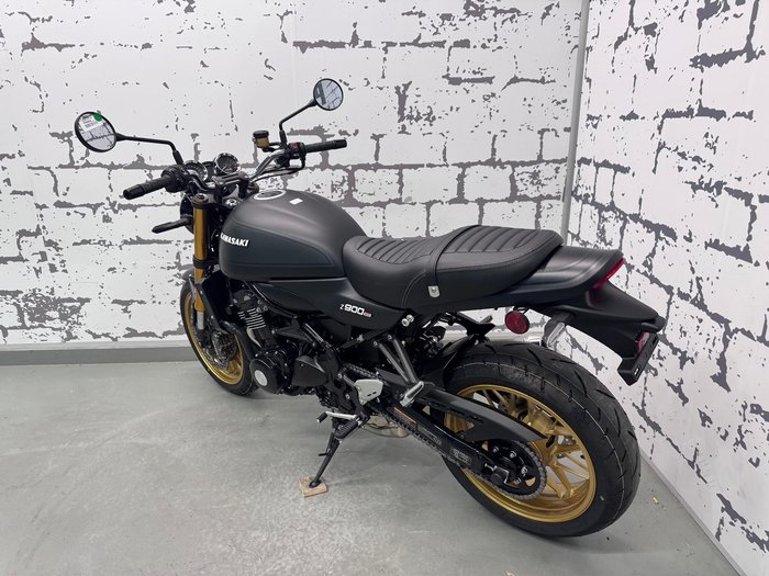 2025 Kawasaki Z900RS SE Z Black