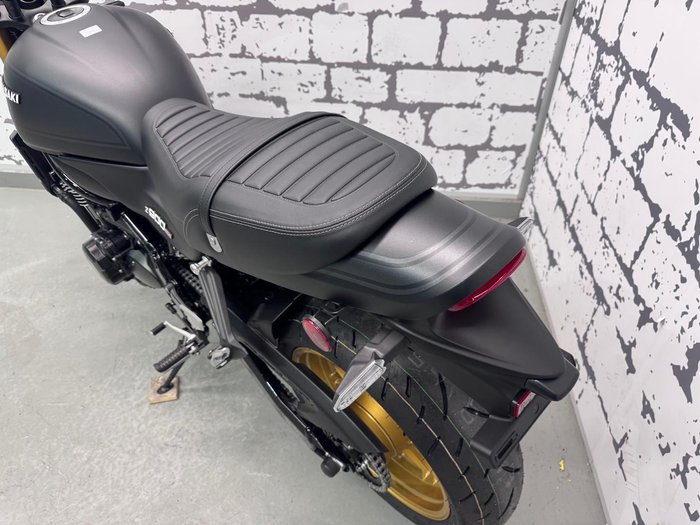2025 Kawasaki Z900RS SE Z Black