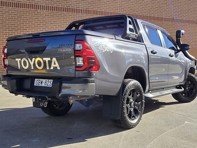 2018 Toyota Hilux Rogue (4x4)
