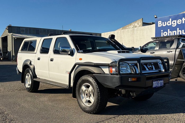 2015 Nissan Navara ST-R