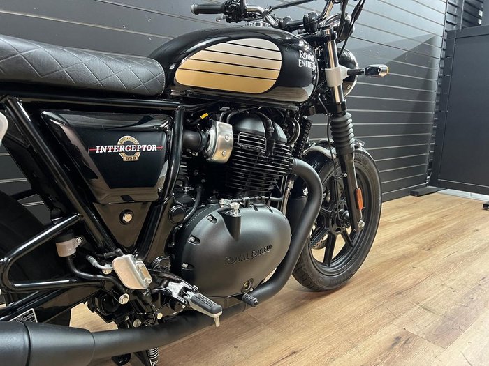 2026 Royal Enfield INTERCEPTOR 650 E5 CLASSIC Black