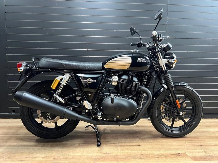 2026 Royal Enfield INTERCEPTOR 650 E5 CLASSIC Black