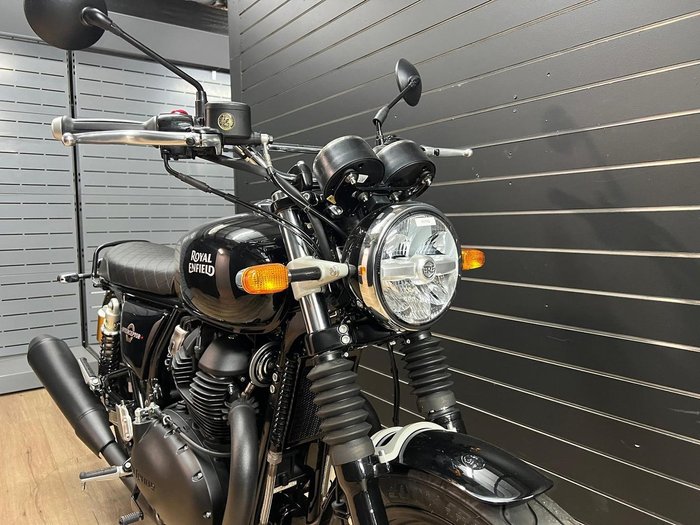 2026 Royal Enfield INTERCEPTOR 650 E5 CLASSIC Black
