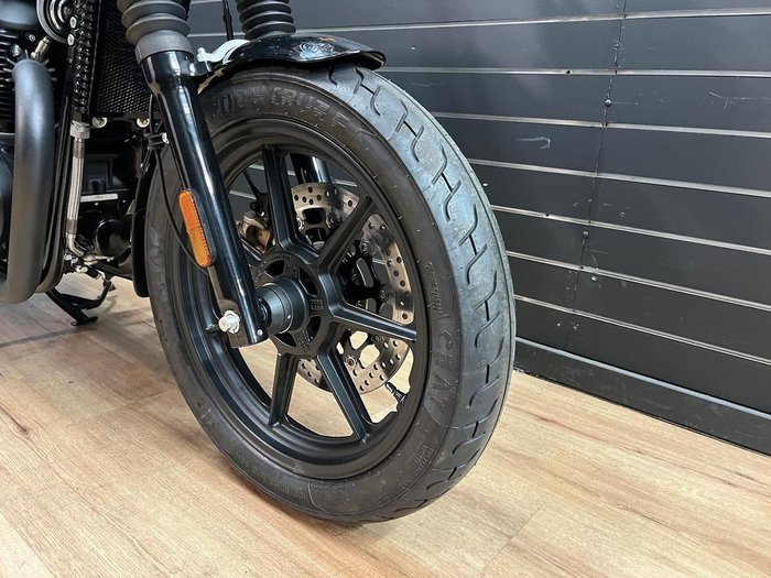 2026 Royal Enfield INTERCEPTOR 650 E5 CLASSIC Black