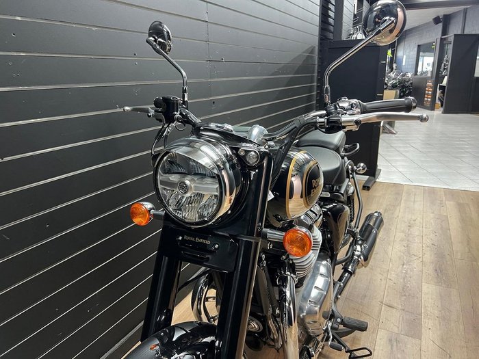 2026 Royal Enfield CLASSIC 650 Black