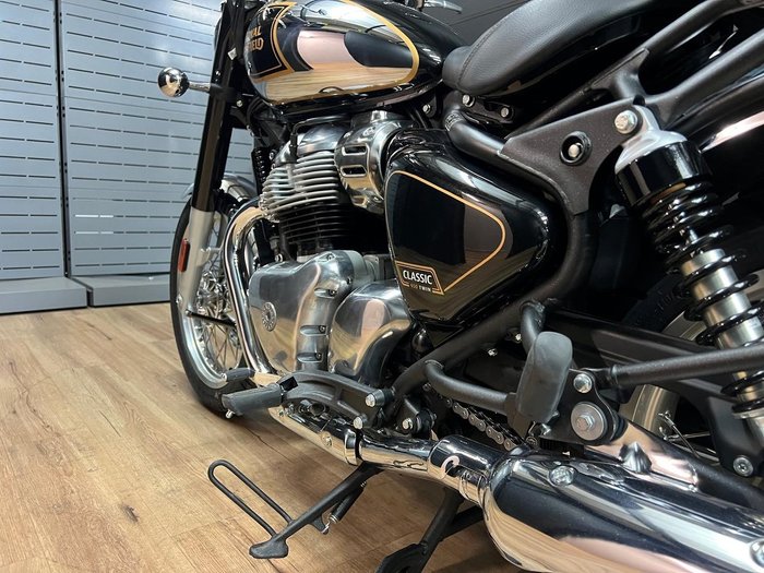 2026 Royal Enfield CLASSIC 650 Black