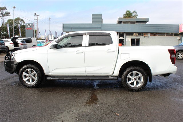 2022 Isuzu D-MAX LS-M