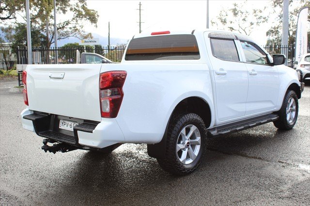 2022 Isuzu D-MAX LS-M