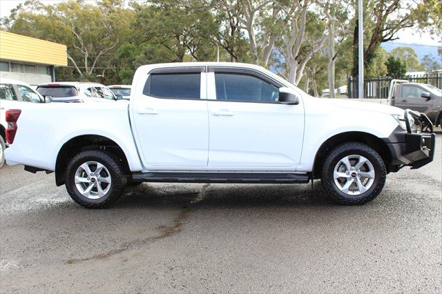 2022 Isuzu D-MAX LS-M