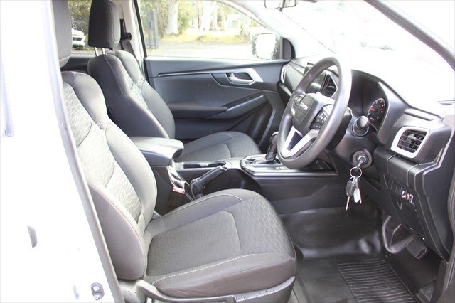 2022 Isuzu D-MAX LS-M