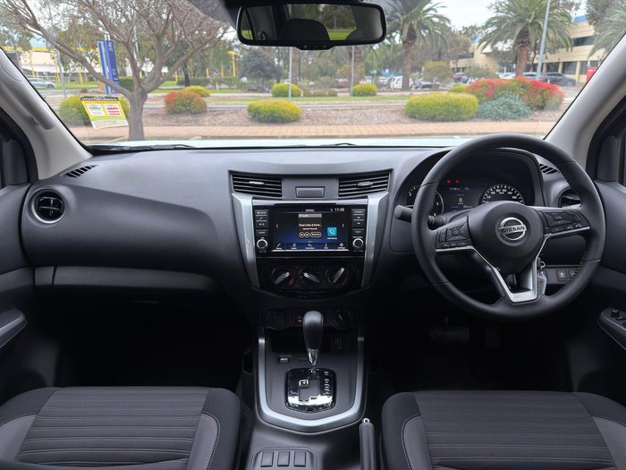 2025 Nissan Navara ST