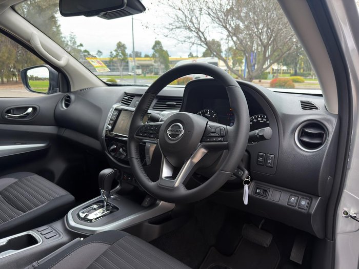 2025 Nissan Navara ST
