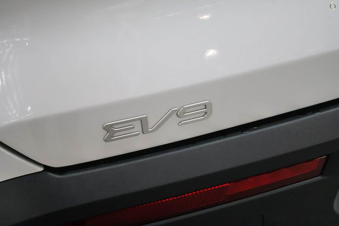 2026 Kia EV9 Air MV MY26 Snow White Pearl