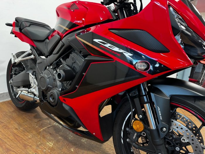 2023 Honda CBR650R RED