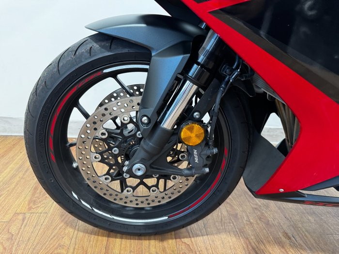 2023 Honda CBR650R RED