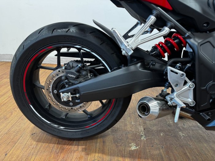 2023 Honda CBR650R RED