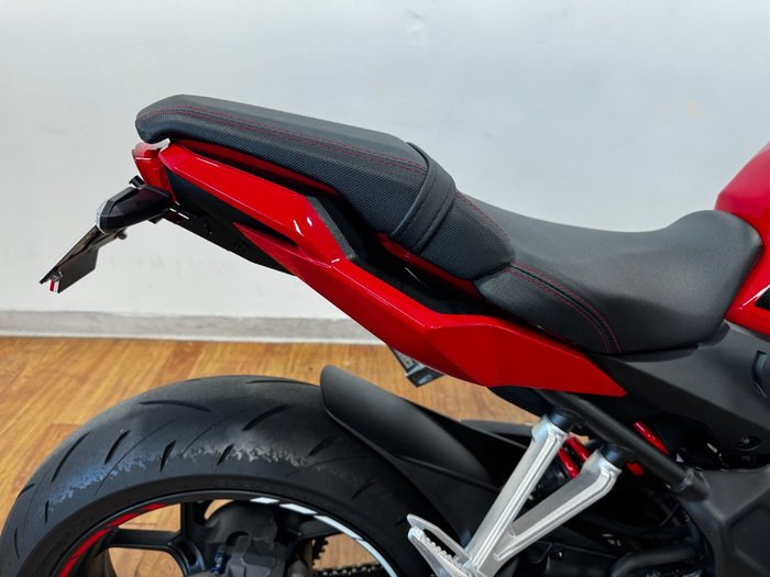 2023 Honda CBR650R RED