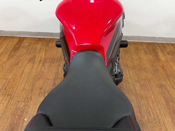 2023 Honda CBR650R RED