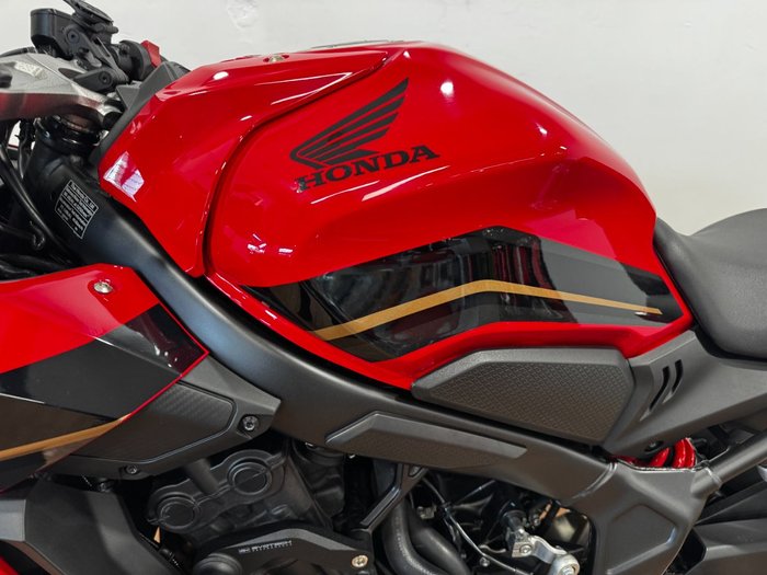 2023 Honda CBR650R RED