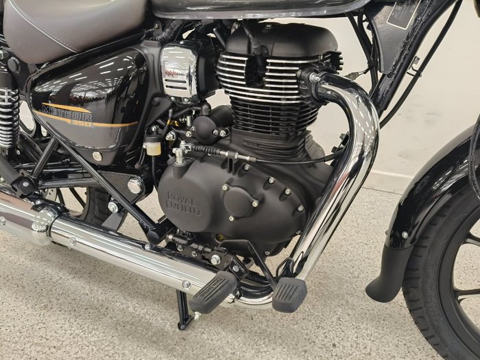 2026 Royal Enfield METEOR 350 SUPERNOVA Black