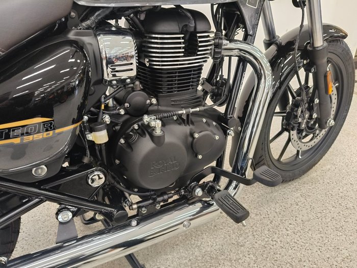 2026 Royal Enfield METEOR 350 SUPERNOVA Black