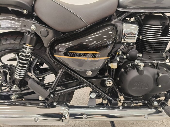 2026 Royal Enfield METEOR 350 SUPERNOVA Black